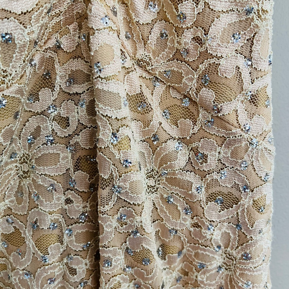 Dress - Picture 4 of 5